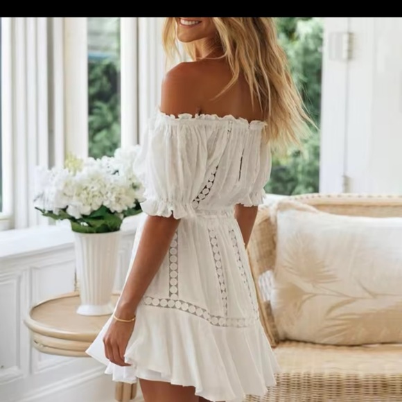 Elegant White Off-Shoulder Skirt - Picture 2 of 2